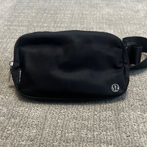 lululemon belt bag